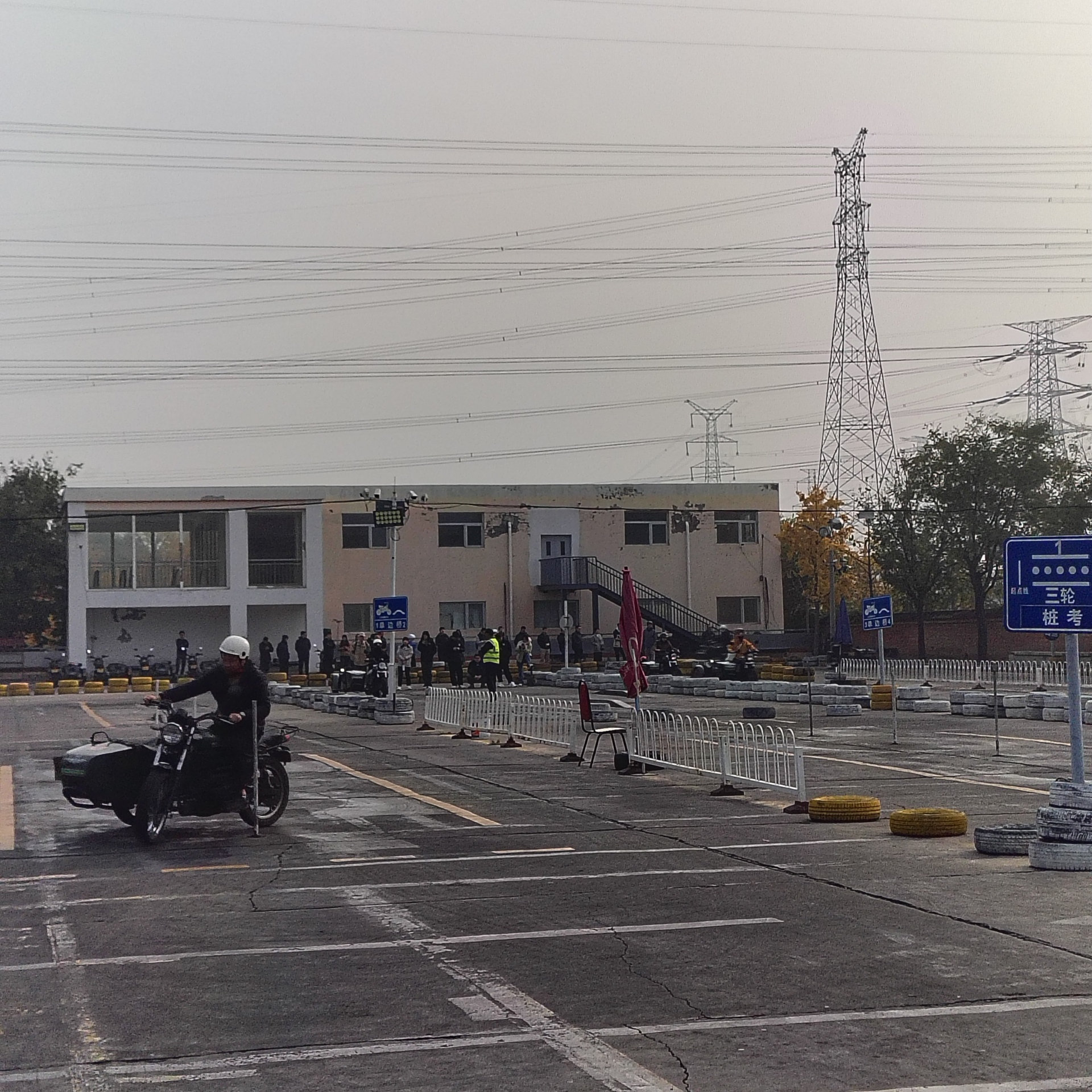 两轮摩托E照通常班训练场景