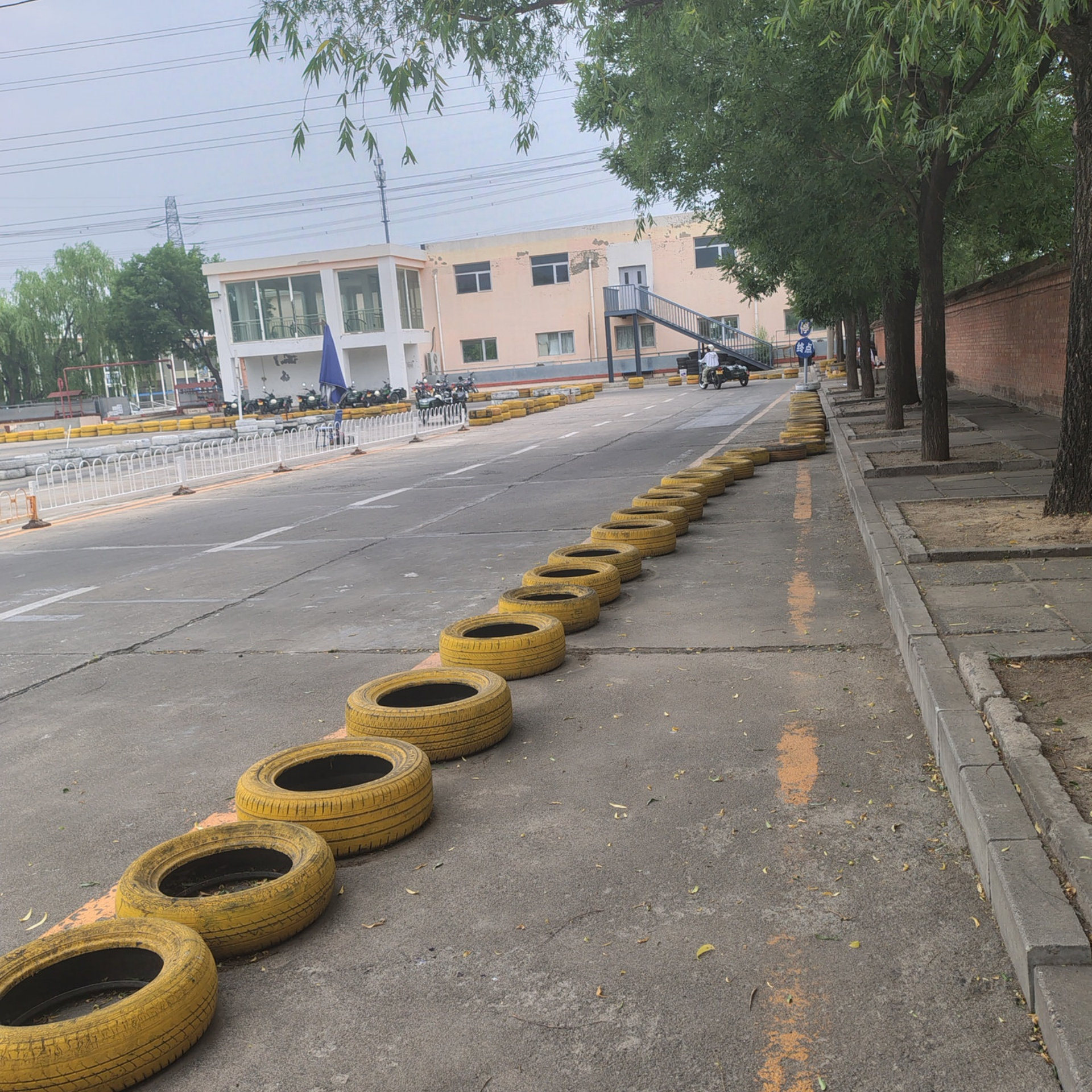 两轮摩托E照通常班训练场景
