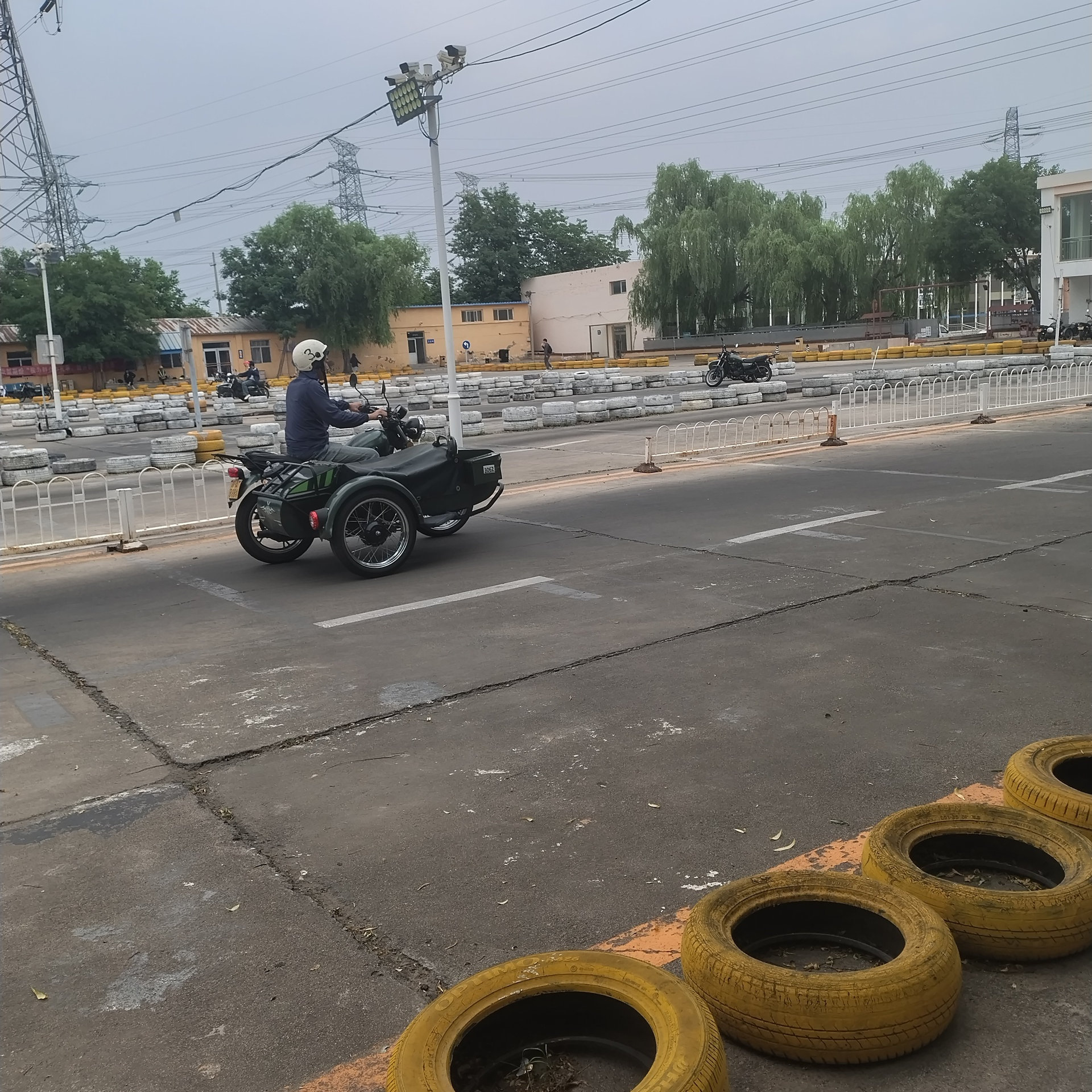 两轮摩托E照通常班训练场景