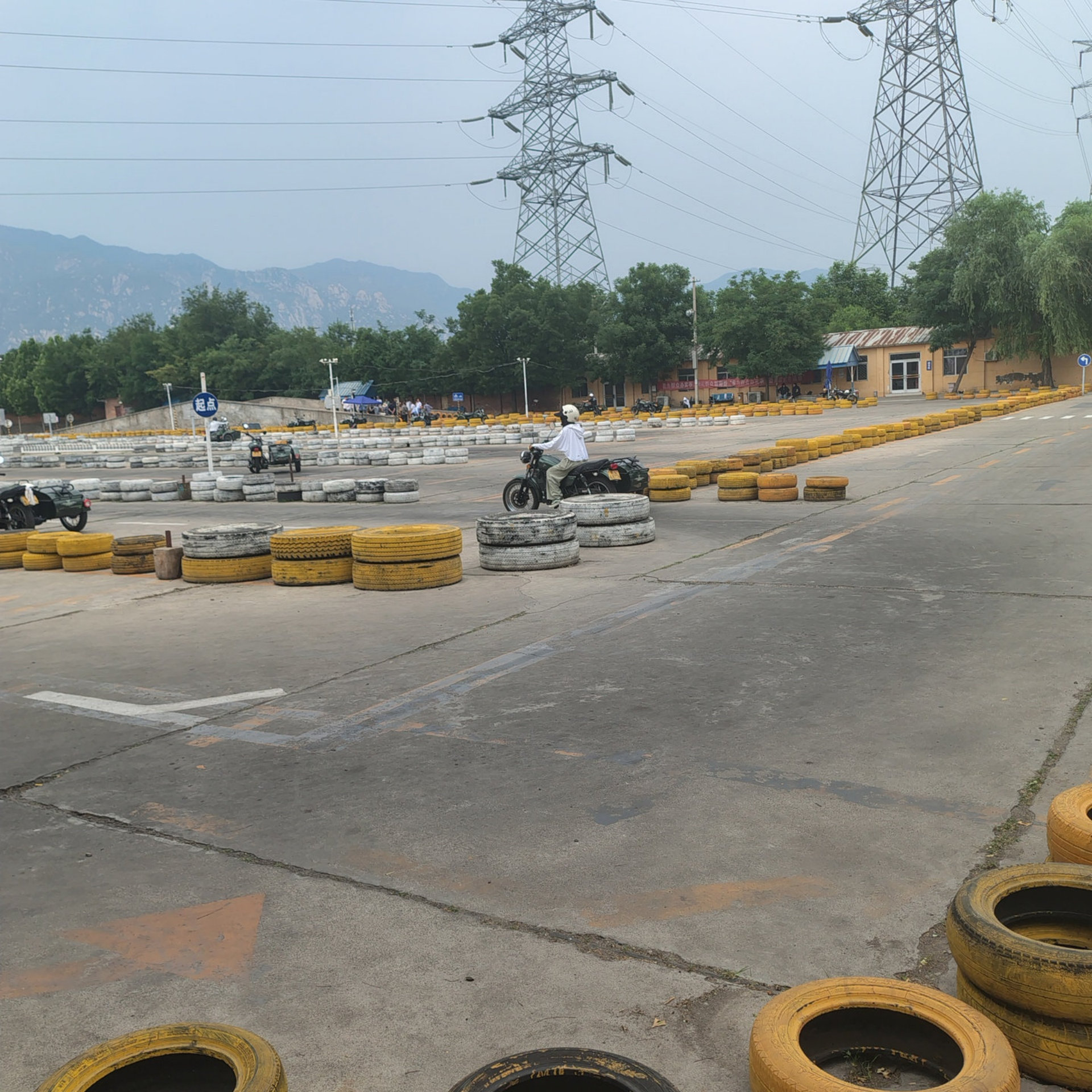 两轮摩托E照通常班训练场景