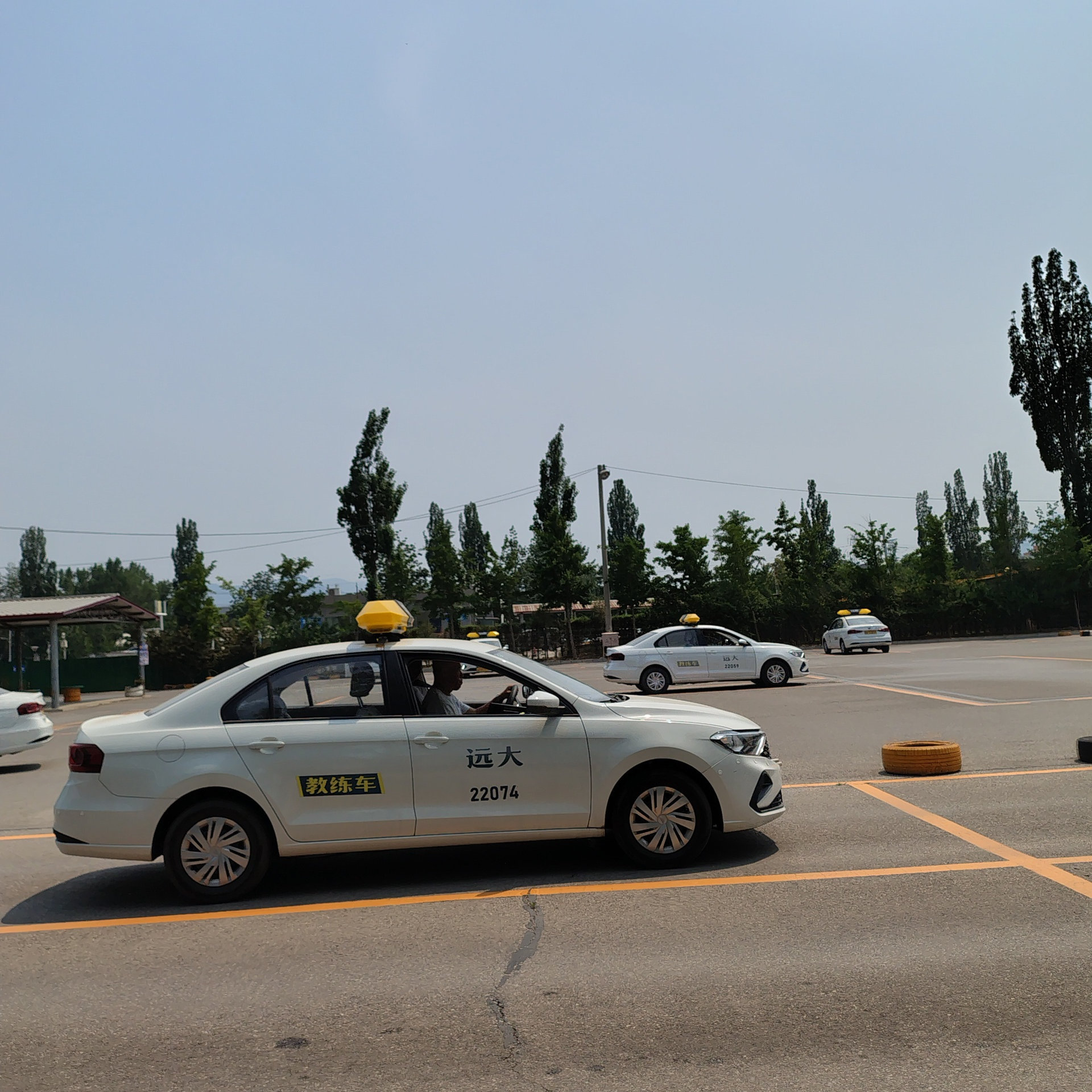 远大驾校汽车训练场景