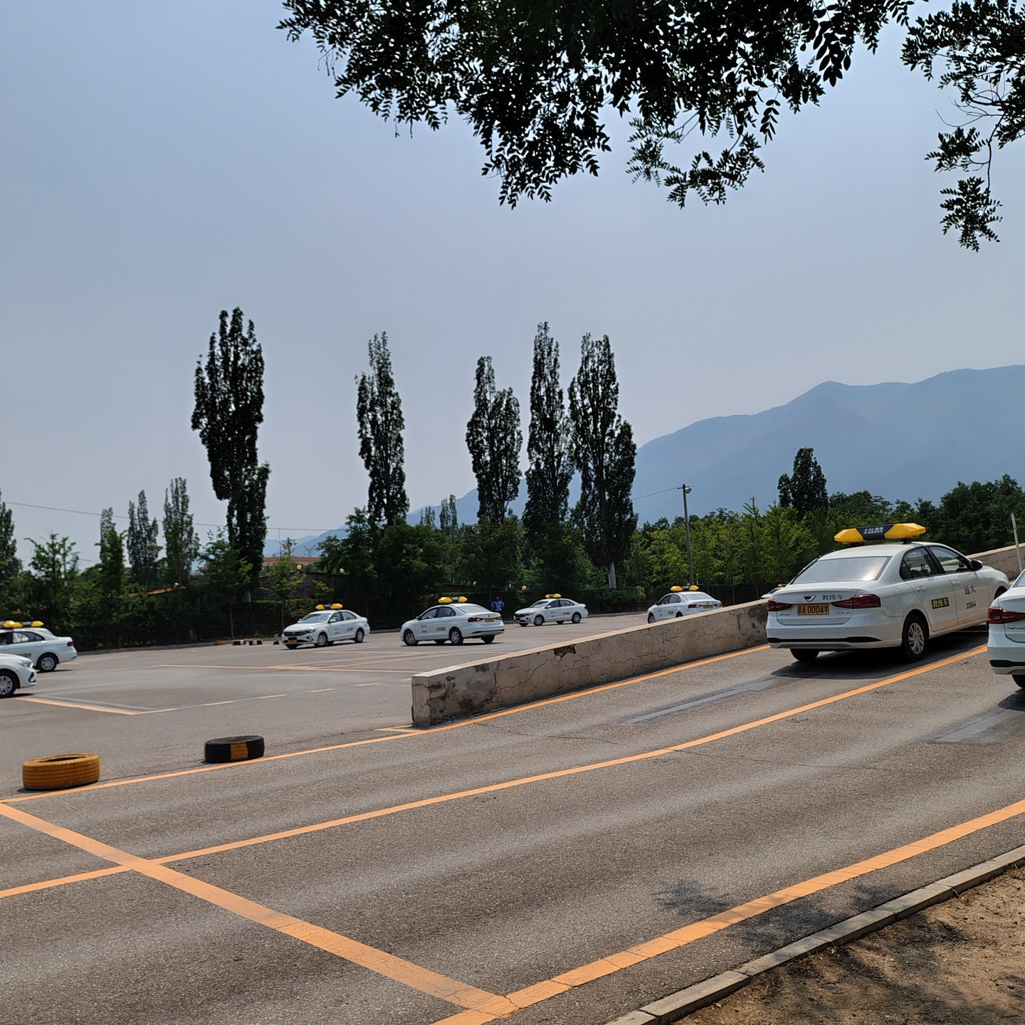 远大驾校汽车训练场景