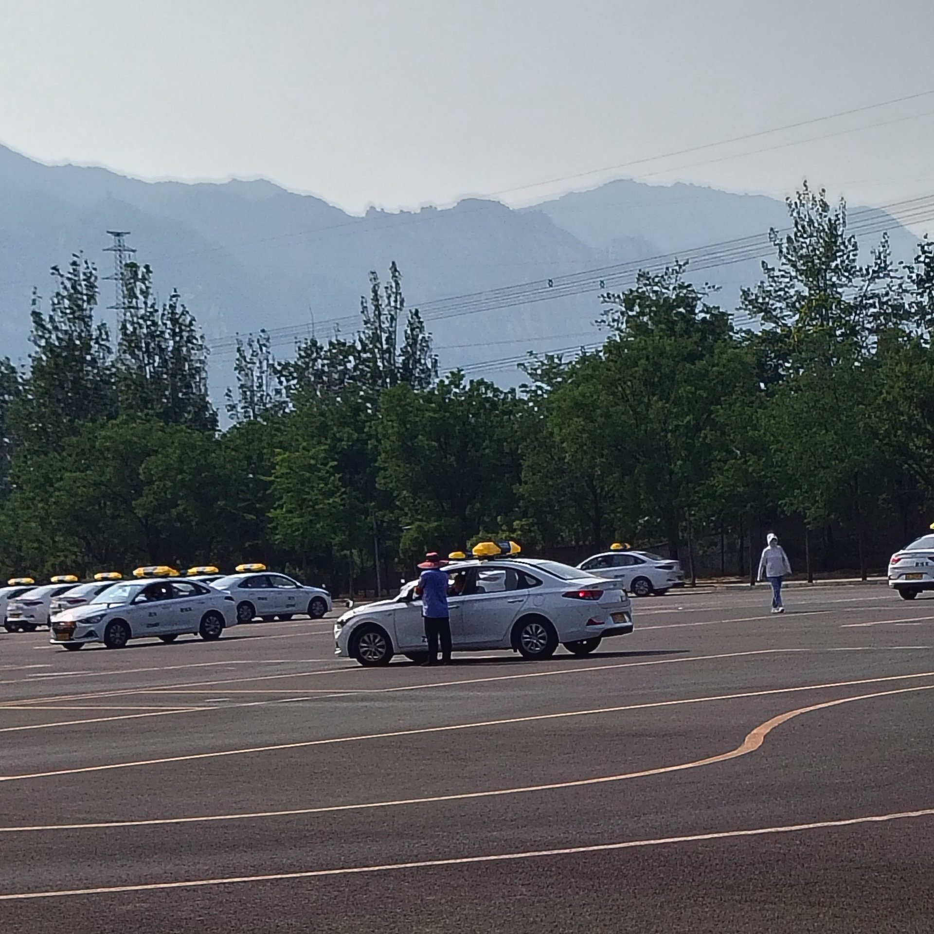 远大驾校汽车训练场景