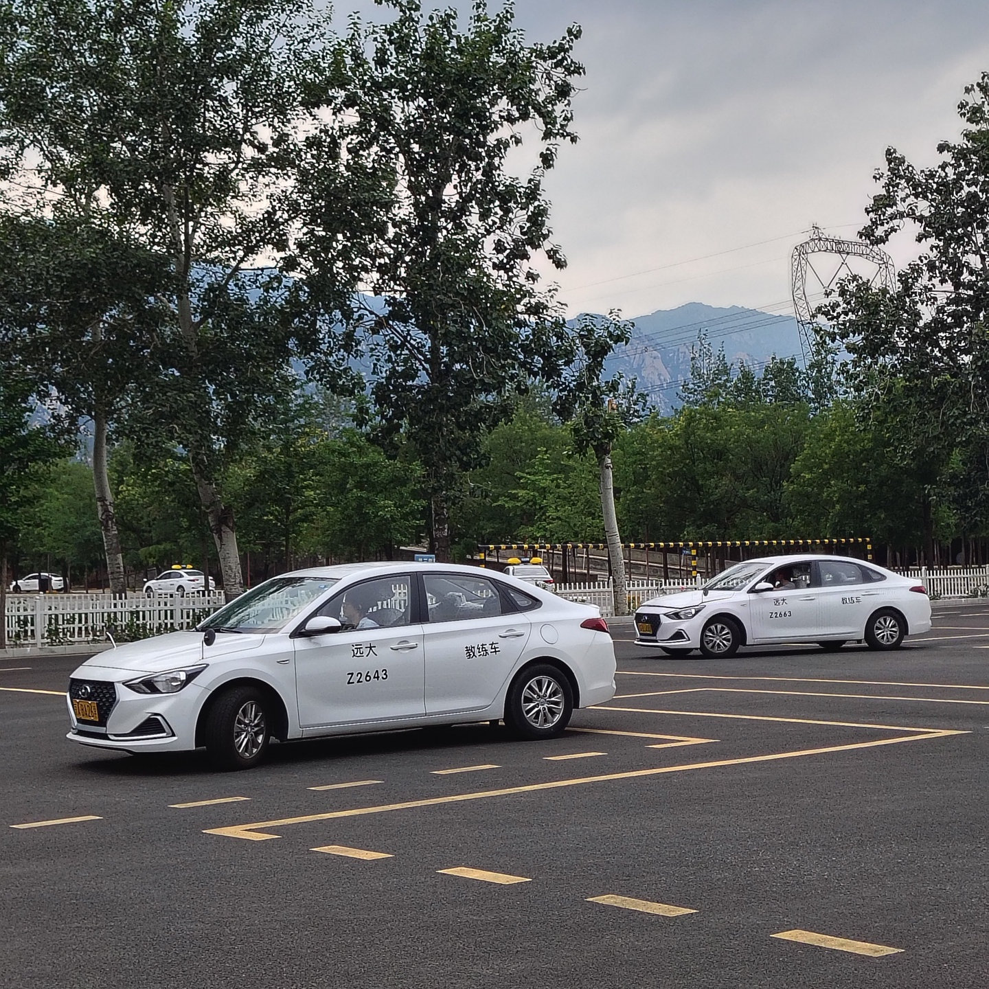 远大驾校汽车训练场景