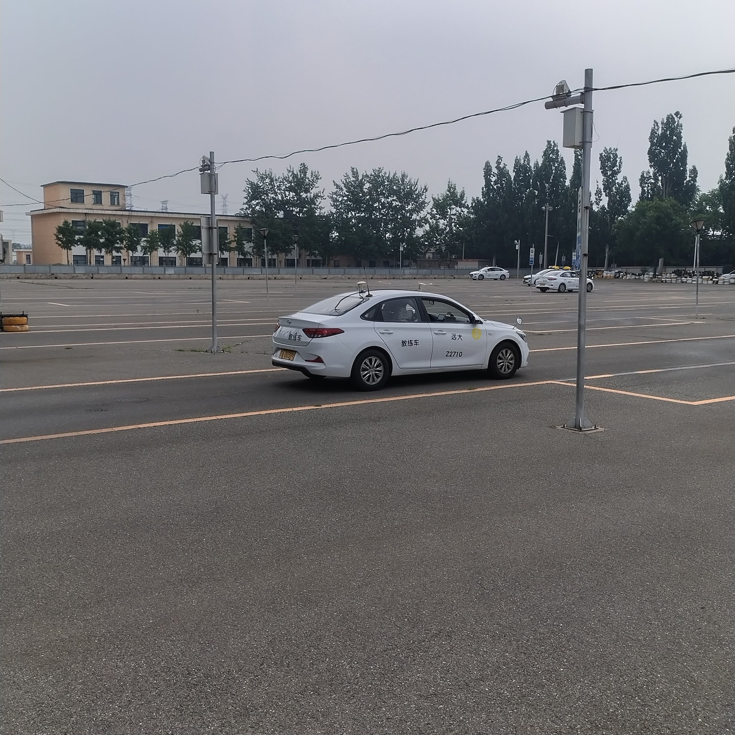 远大驾校汽车训练场景