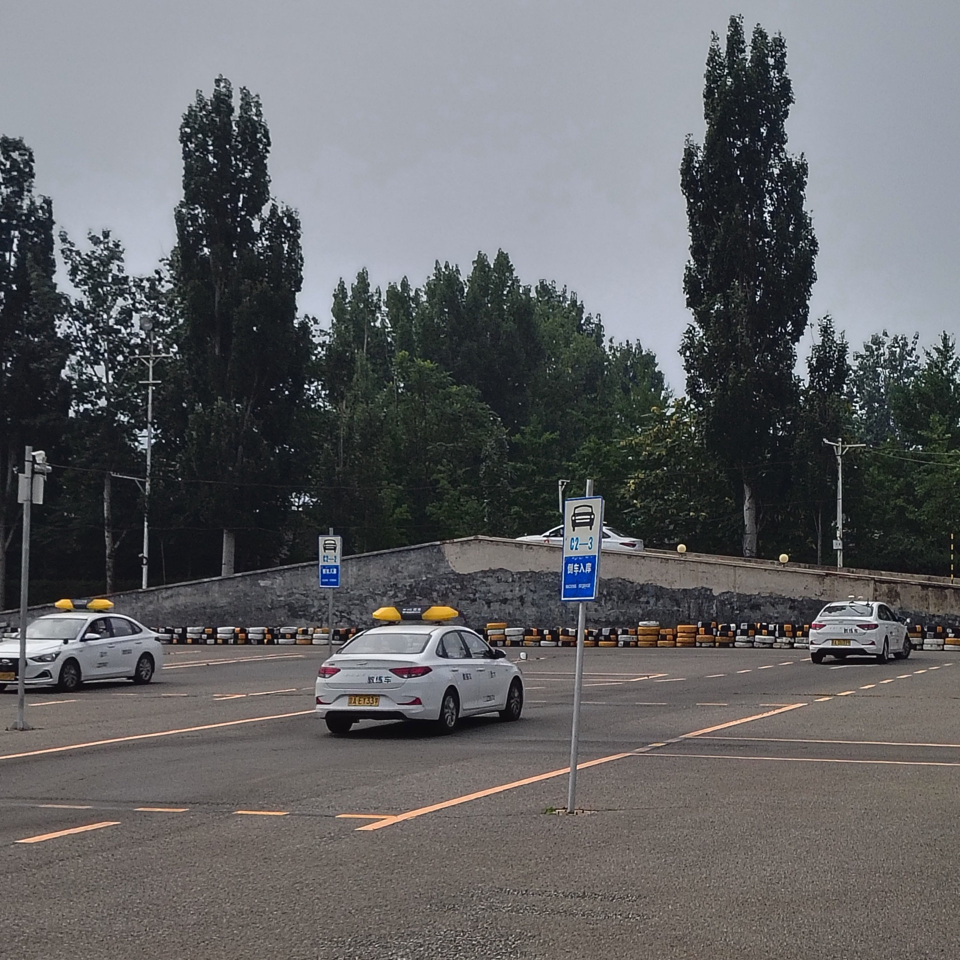远大驾校汽车训练场景