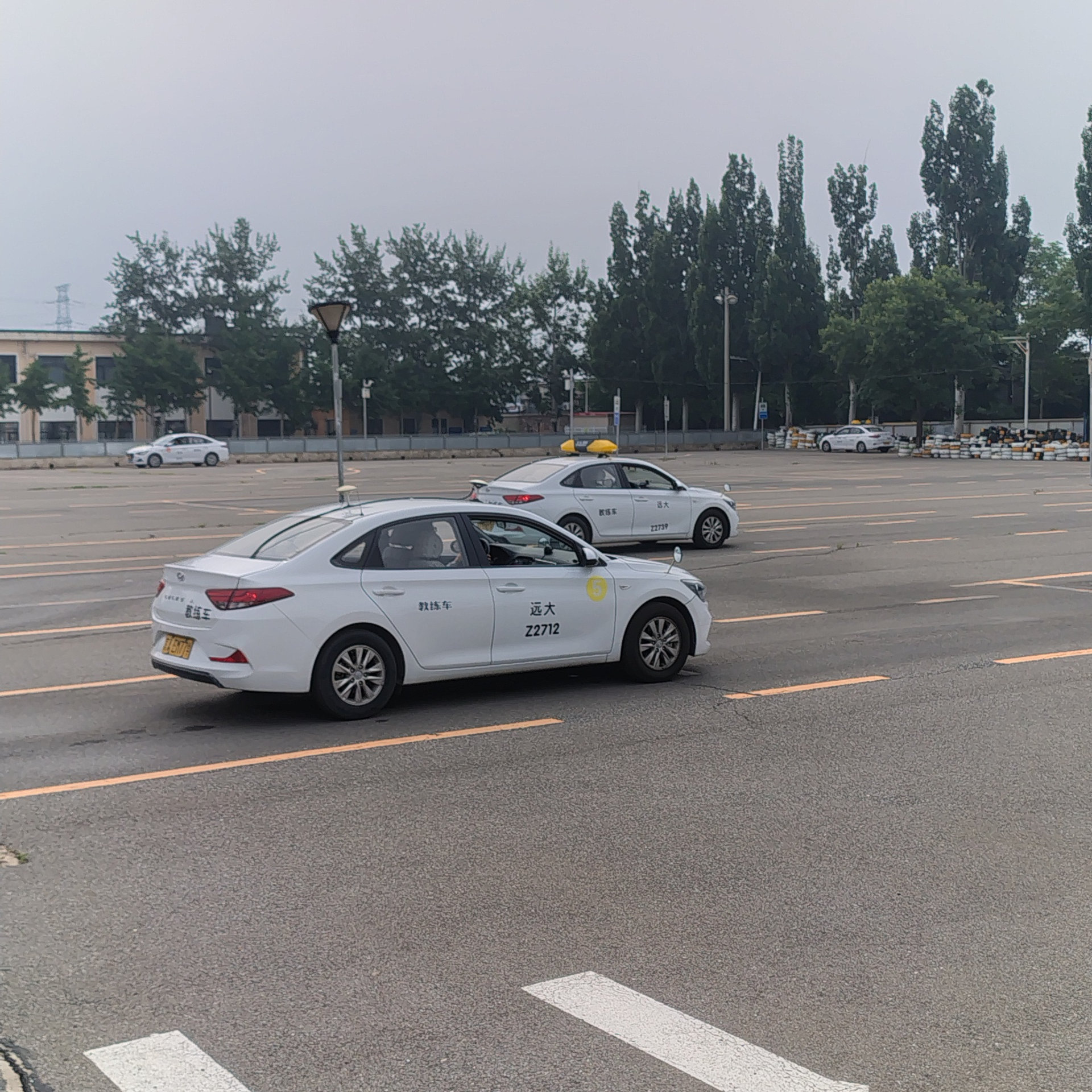 远大驾校汽车训练场景