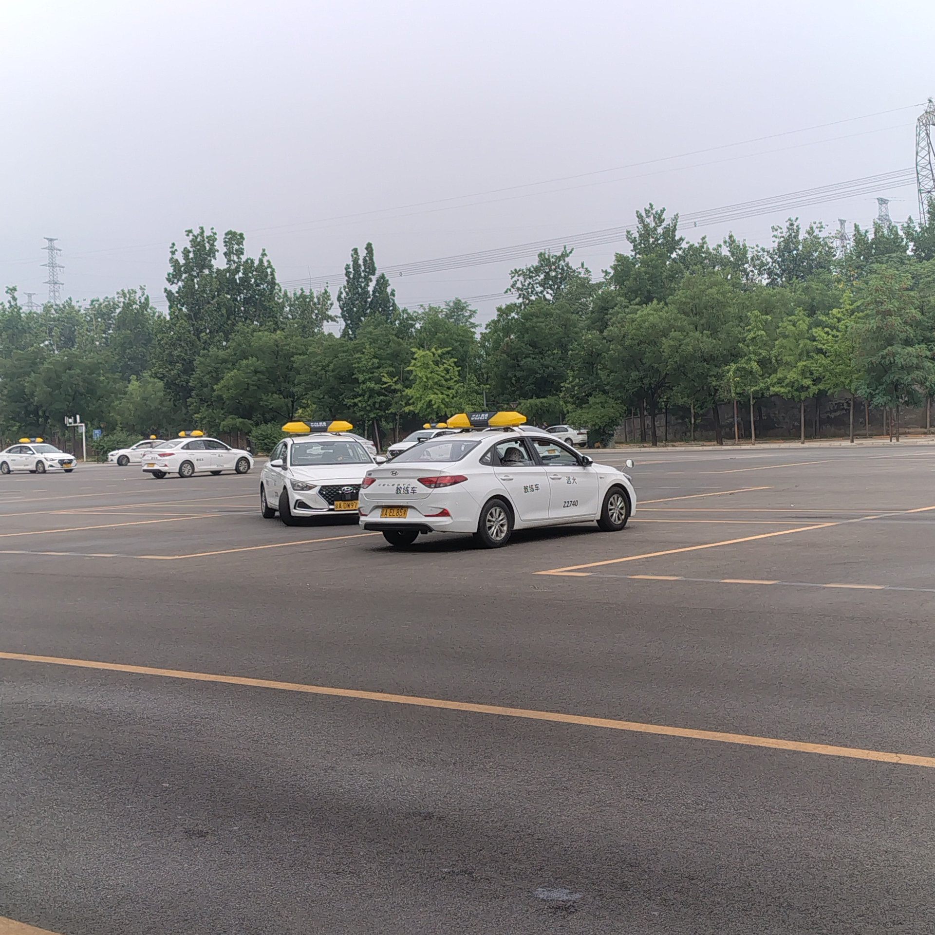 远大驾校汽车训练场景