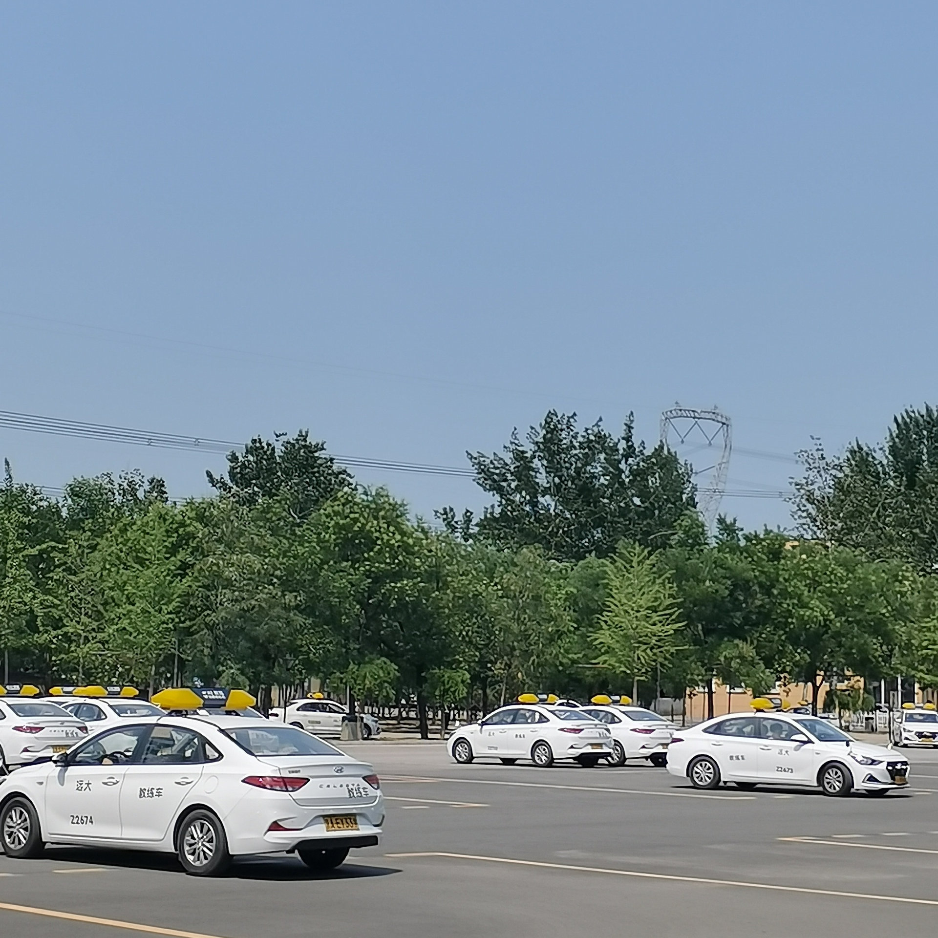 远大驾校汽车训练场景